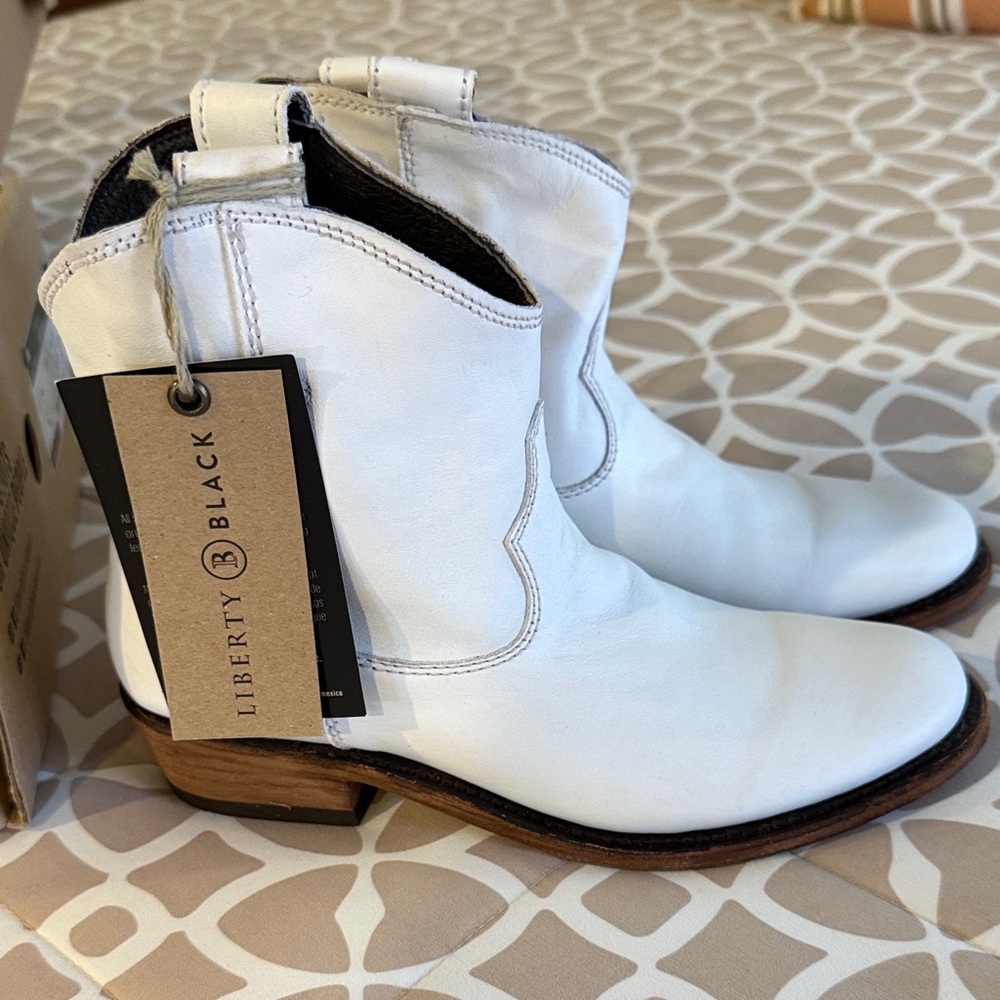 LIBERTY Black White Leather Western Boots